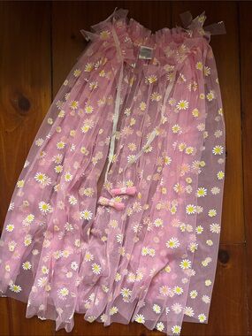 Sweet wink daisy cape